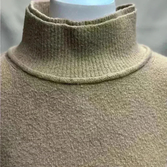 Urban Daizy Double Mock Neck Sweater Color Tan Size M/L - Picture 2 of 11